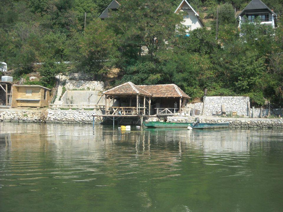 Chalet Ljubicine Kolibe Golubinje Exterior foto