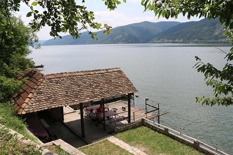 Chalet Ljubicine Kolibe Golubinje Exterior foto
